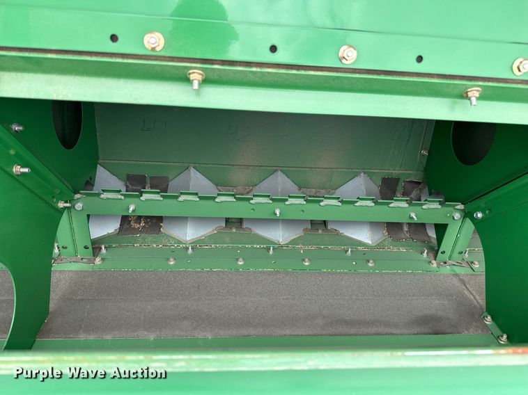 image for item EQ4940 2013 Great Plains 3S-4000 HDF grain drill