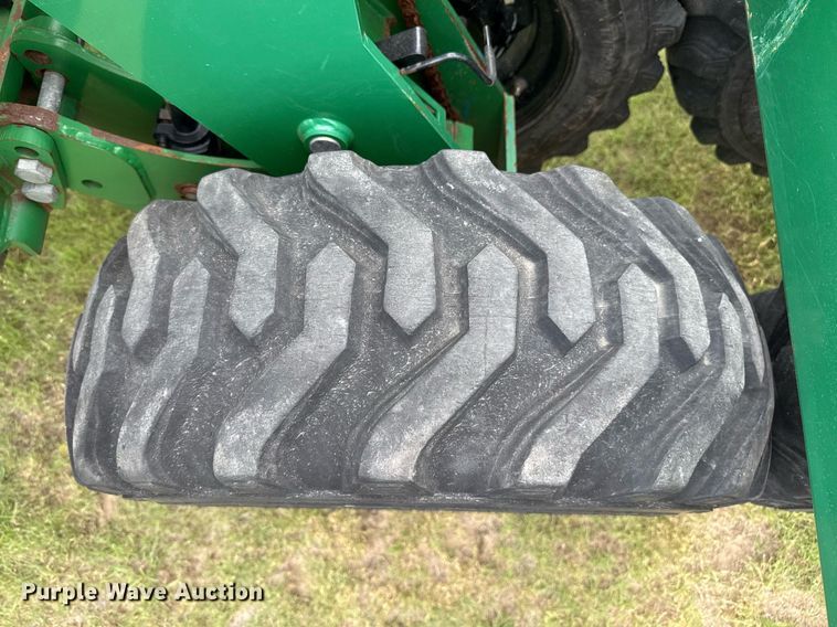 image for item EQ4940 2013 Great Plains 3S-4000 HDF grain drill