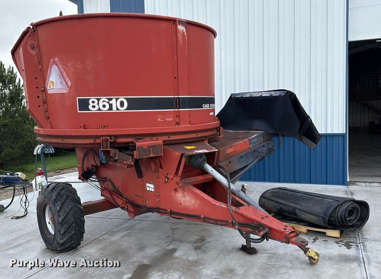 image for item EQ4941 Case IH 8610 bale processor