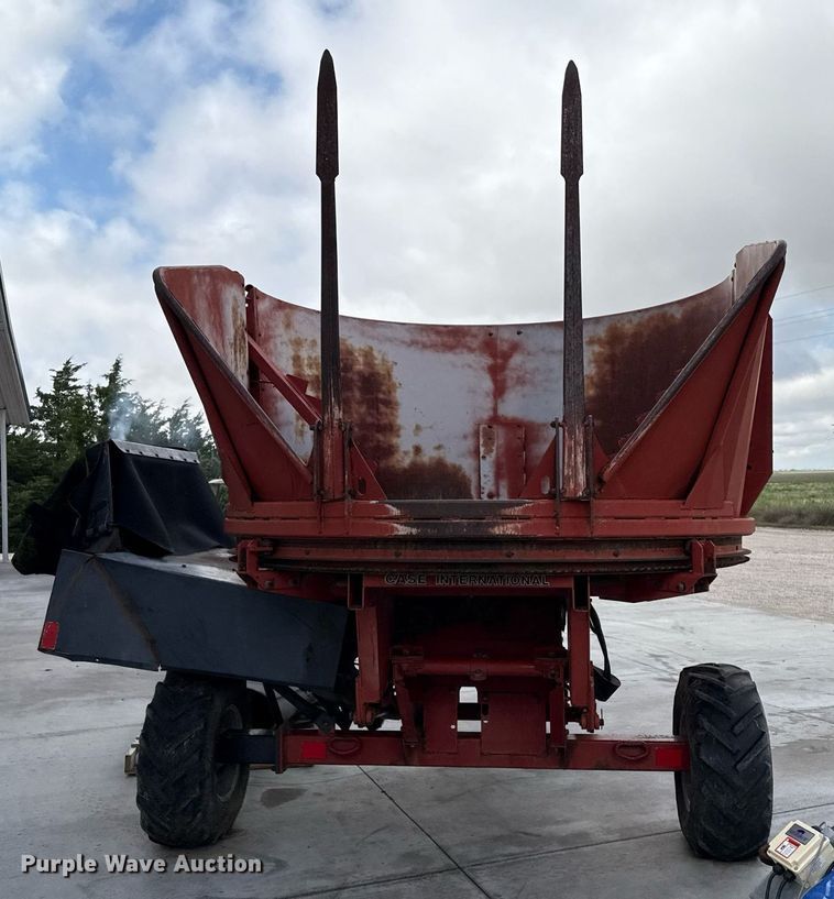 image for item EQ4941 Case IH 8610 bale processor