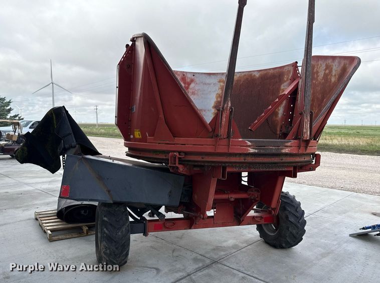 image for item EQ4941 Case IH 8610 bale processor