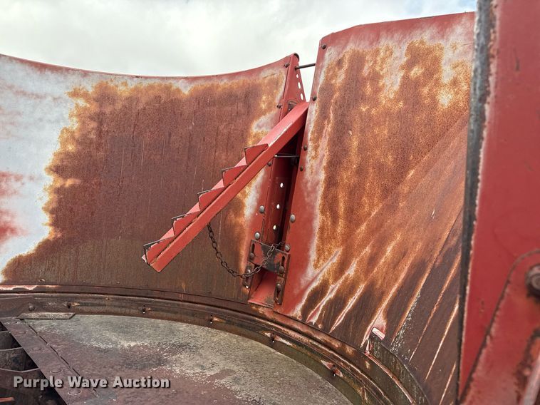 image for item EQ4941 Case IH 8610 bale processor