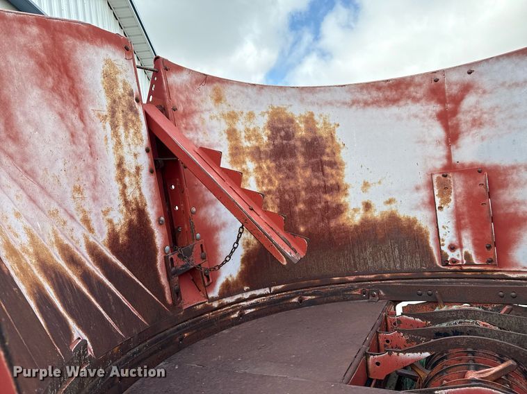 image for item EQ4941 Case IH 8610 bale processor