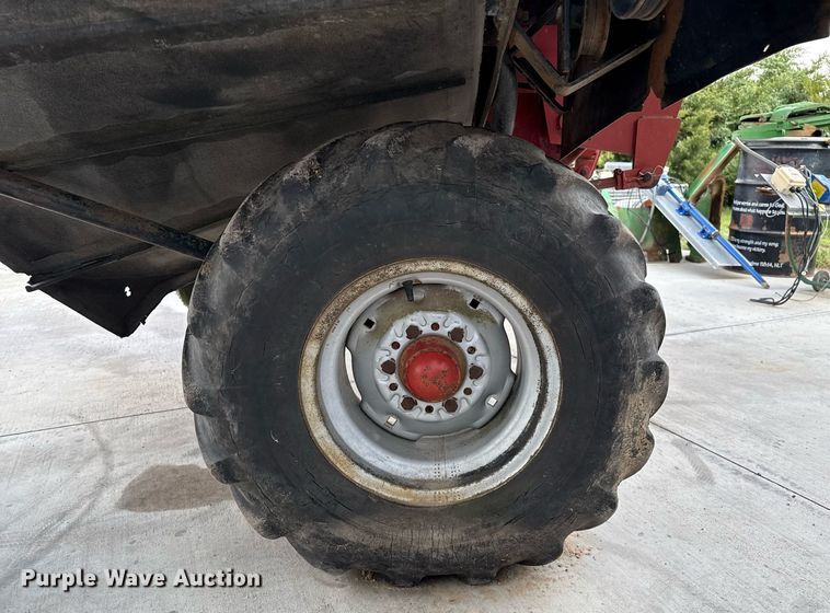 image for item EQ4941 Case IH 8610 bale processor