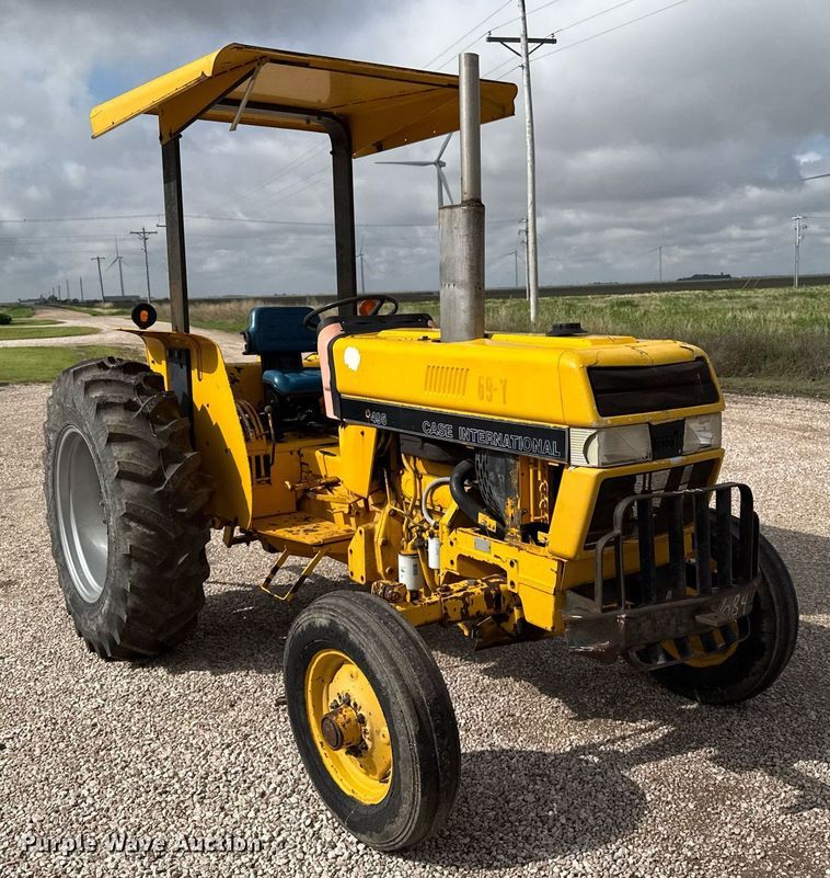 image for item EQ4942 1991 Case IH 495 tractor