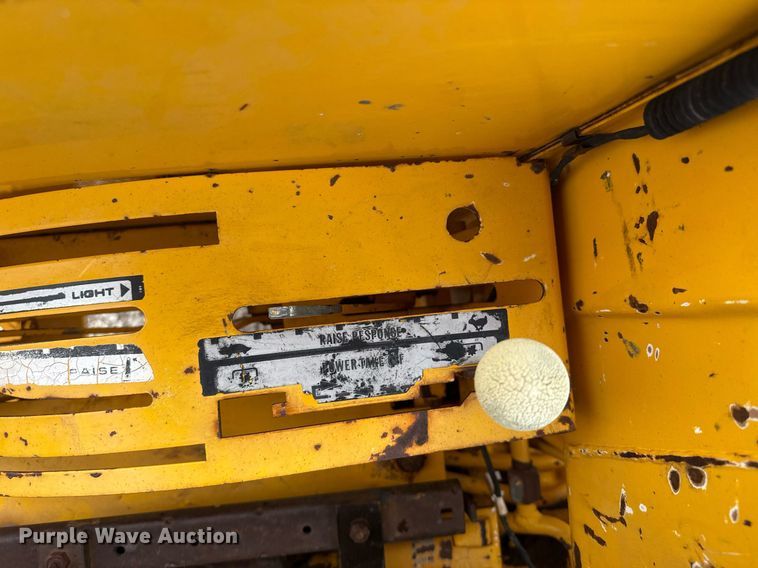 image for item EQ4942 1991 Case IH 495 tractor