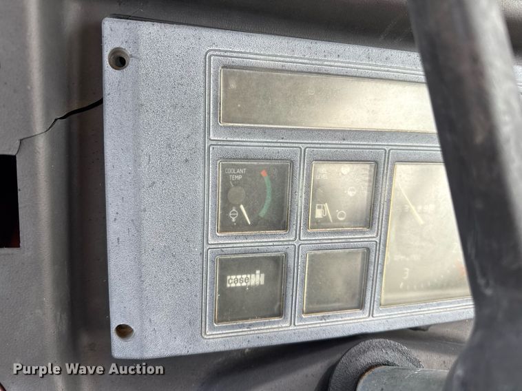 image for item EQ4942 1991 Case IH 495 tractor