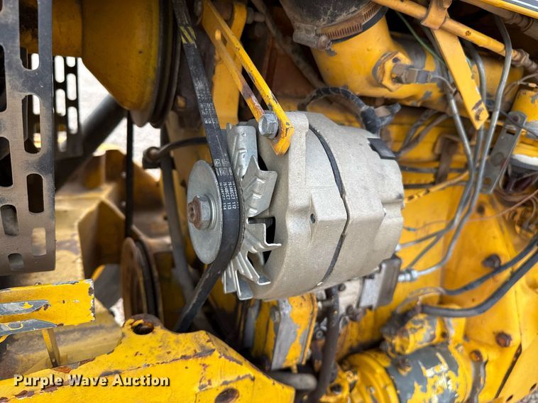 image for item EQ4942 1991 Case IH 495 tractor