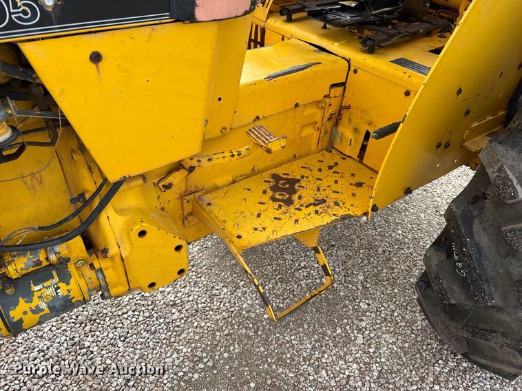 image for item EQ4942 1991 Case IH 495 tractor