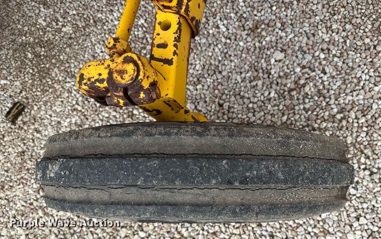 image for item EQ4942 1991 Case IH 495 tractor