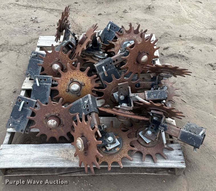 image for item EQ4947 (12) planter row cleaners