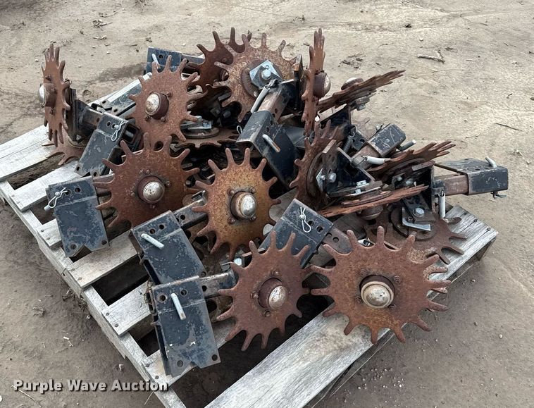 image for item EQ4947 (12) planter row cleaners