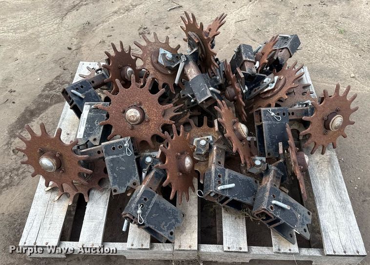 image for item EQ4947 (12) planter row cleaners