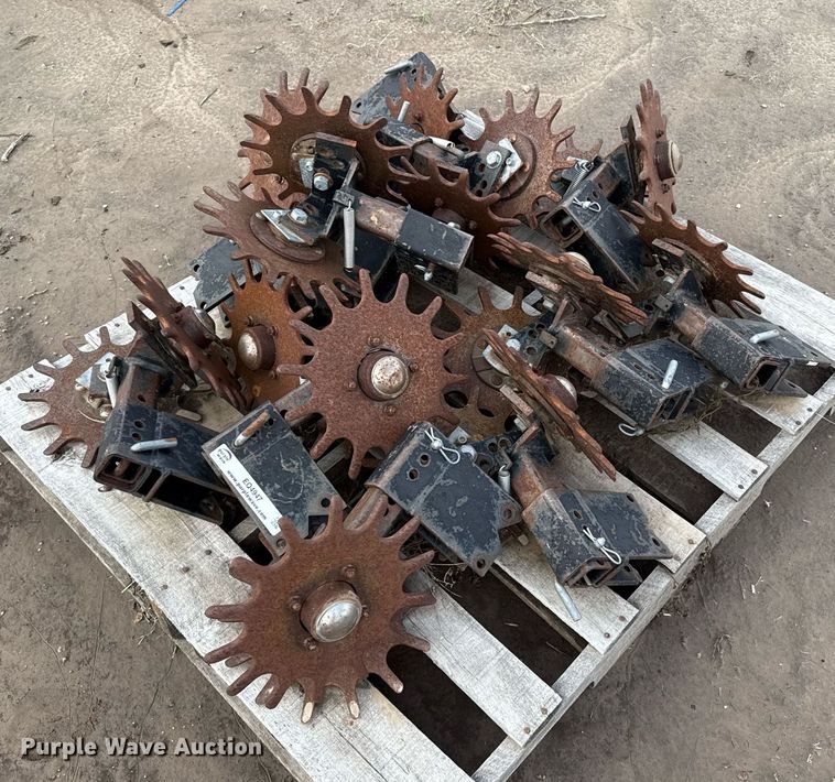 image for item EQ4947 (12) planter row cleaners