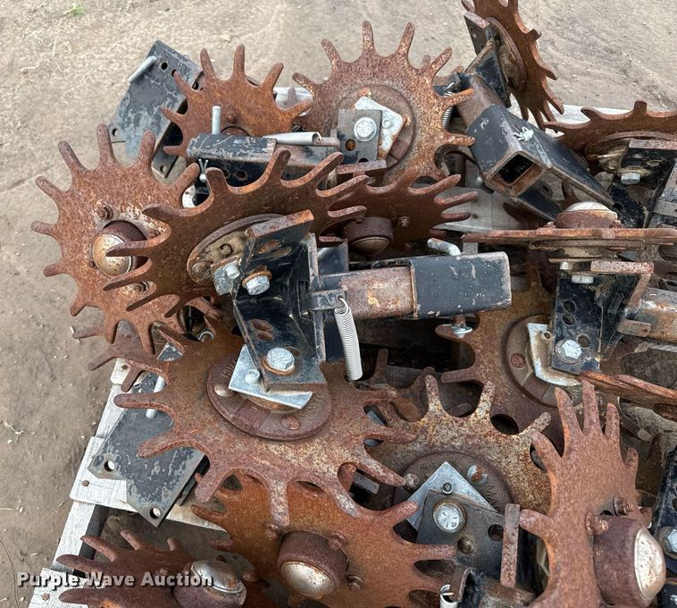 image for item EQ4947 (12) planter row cleaners