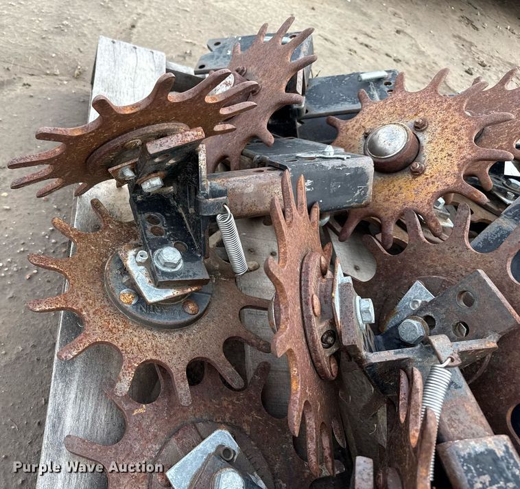 image for item EQ4947 (12) planter row cleaners