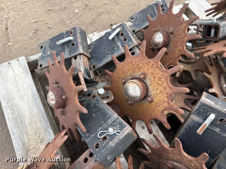 image for item EQ4947 (12) planter row cleaners