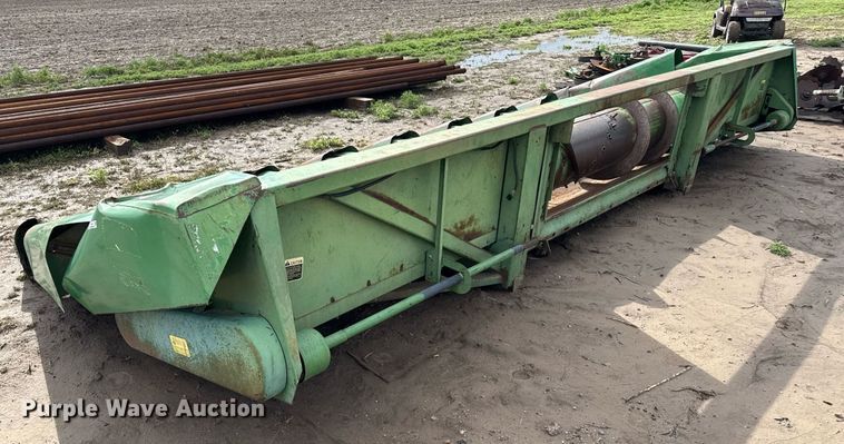 image for item EQ4950 John Deere 853 all-crop head