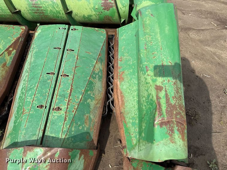 image for item EQ4950 John Deere 853 all-crop head