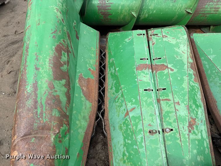 image for item EQ4950 John Deere 853 all-crop head