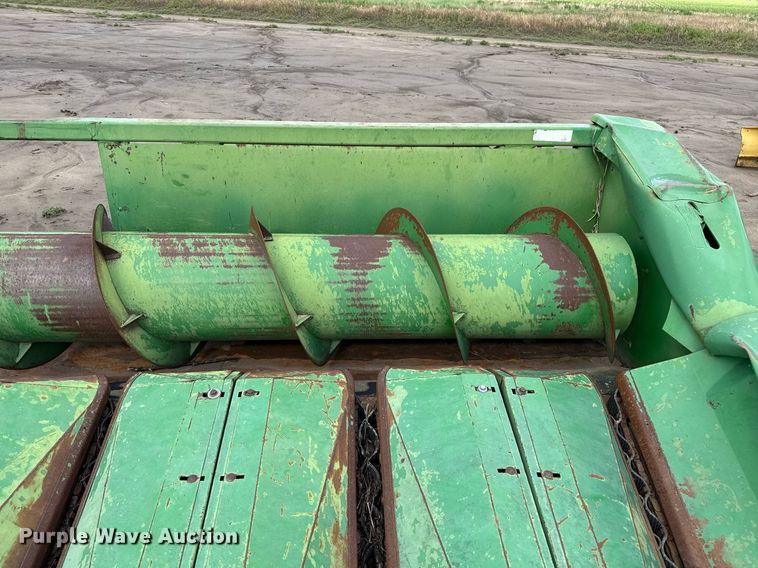 image for item EQ4950 John Deere 853 all-crop head