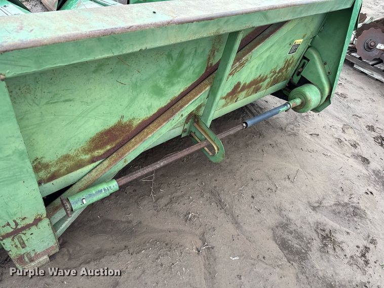 image for item EQ4950 John Deere 853 all-crop head
