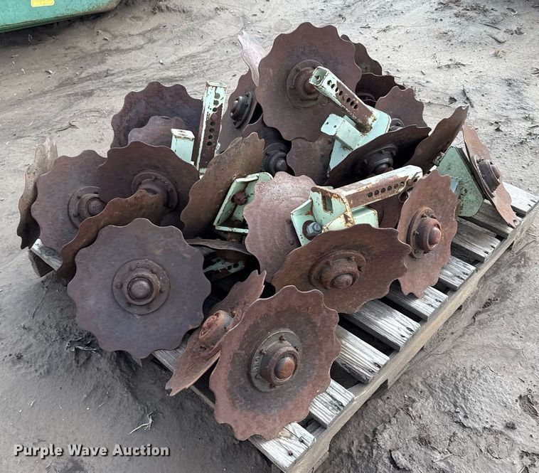 image for item EQ4952 (15) row cleaners