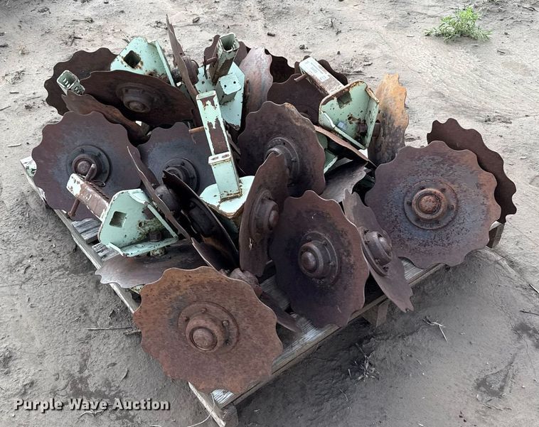 image for item EQ4952 (15) row cleaners