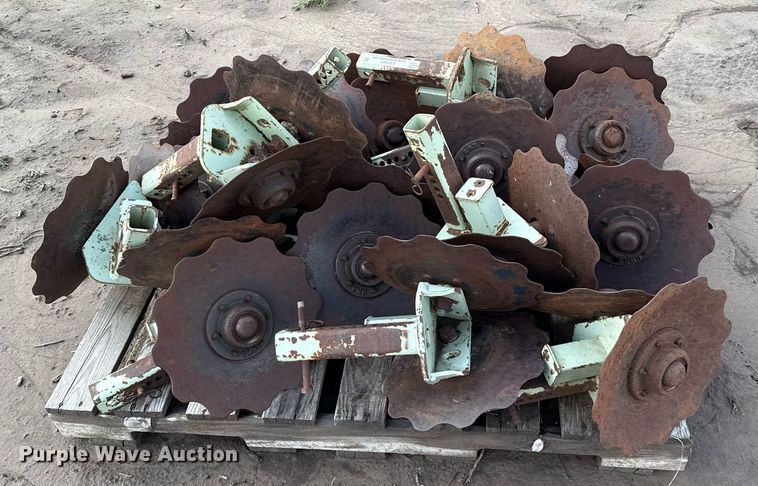 image for item EQ4952 (15) row cleaners