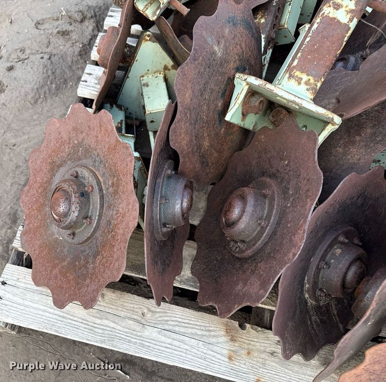 image for item EQ4952 (15) row cleaners