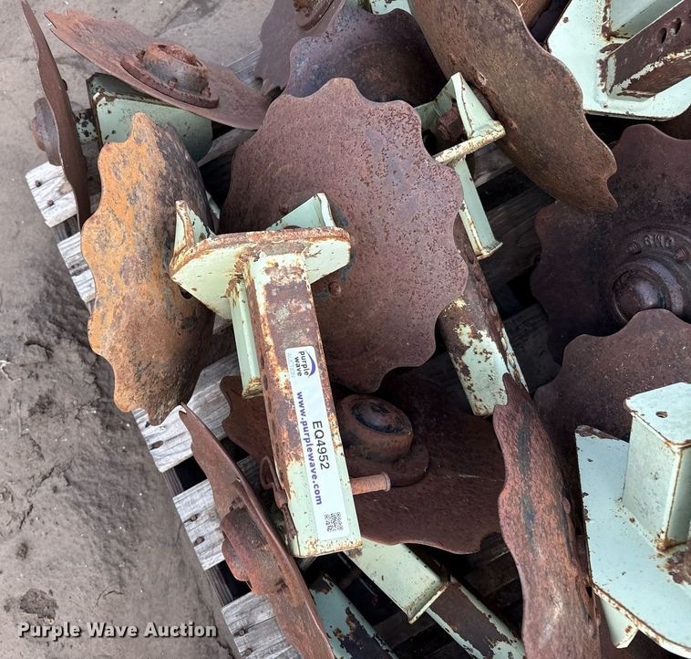 image for item EQ4952 (15) row cleaners