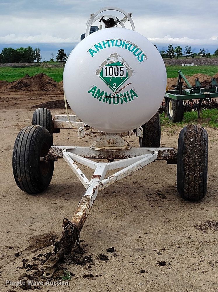 image for item IP9613 1979 Trinity NH3 tank trailer