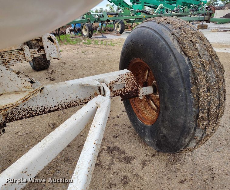 image for item IP9613 1979 Trinity NH3 tank trailer