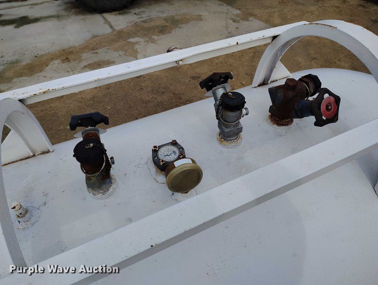 image for item IP9613 1979 Trinity NH3 tank trailer