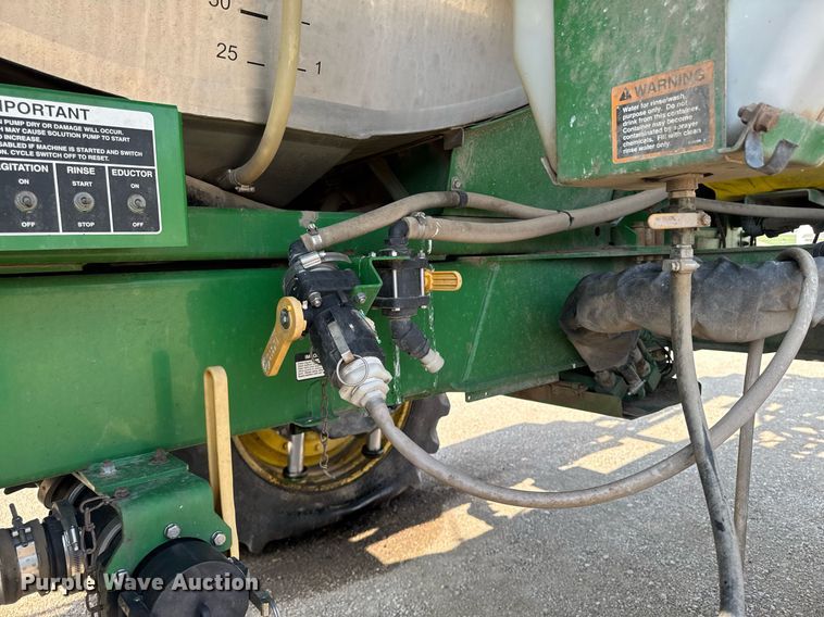 image for item YA0605 2010 John Deere 4930 sprayer
