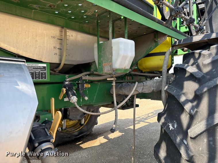 image for item YA0605 2010 John Deere 4930 sprayer
