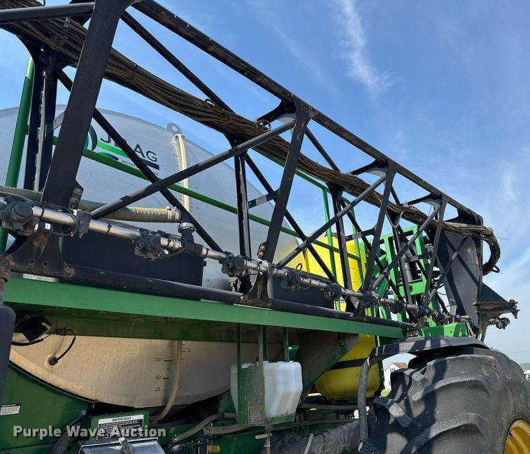 image for item YA0605 2010 John Deere 4930 sprayer