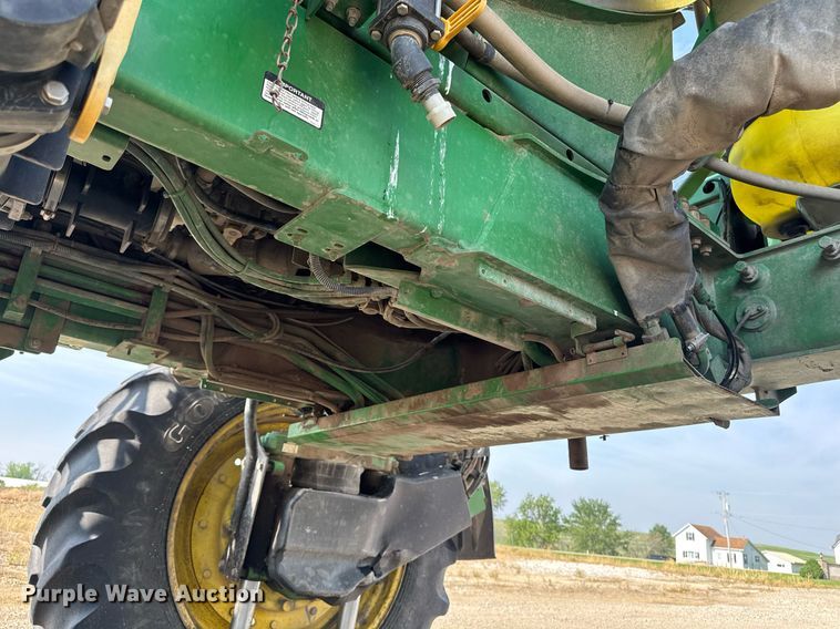 image for item YA0605 2010 John Deere 4930 sprayer