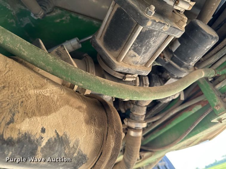 image for item YA0605 2010 John Deere 4930 sprayer