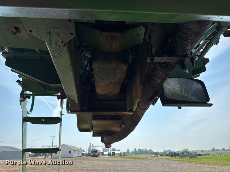 image for item YA0605 2010 John Deere 4930 sprayer