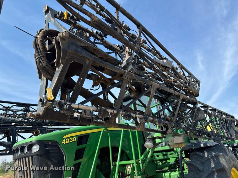 image for item YA0605 2010 John Deere 4930 sprayer