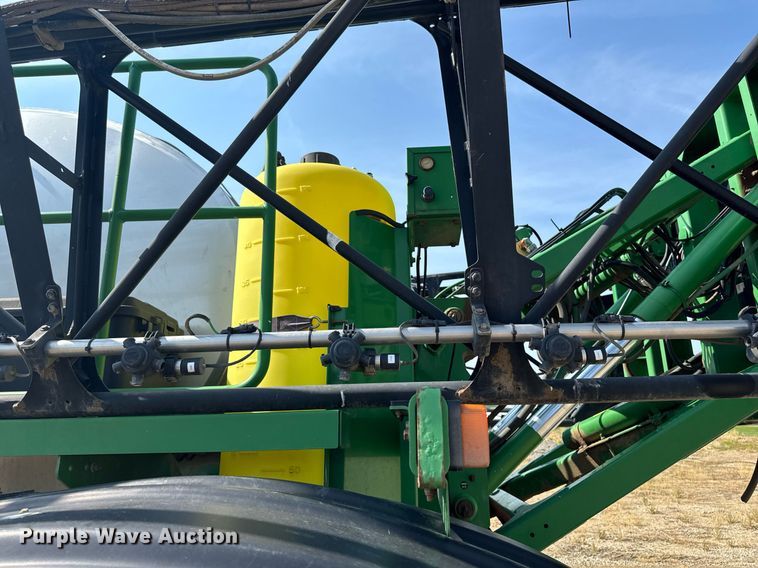 image for item YA0605 2010 John Deere 4930 sprayer