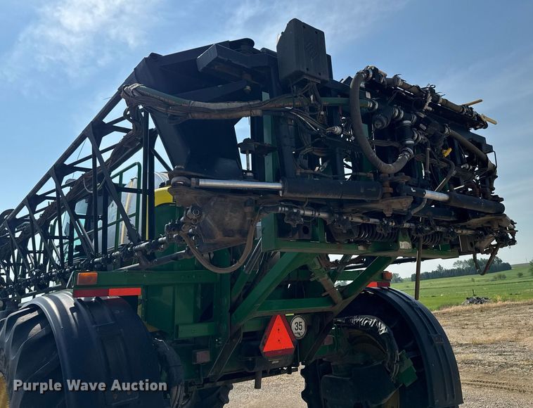 image for item YA0605 2010 John Deere 4930 sprayer