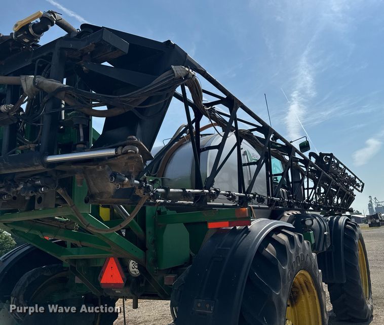 image for item YA0605 2010 John Deere 4930 sprayer