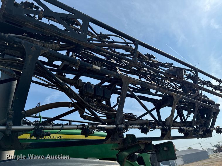 image for item YA0605 2010 John Deere 4930 sprayer