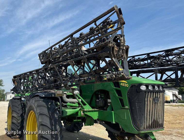 image for item YA0605 2010 John Deere 4930 sprayer