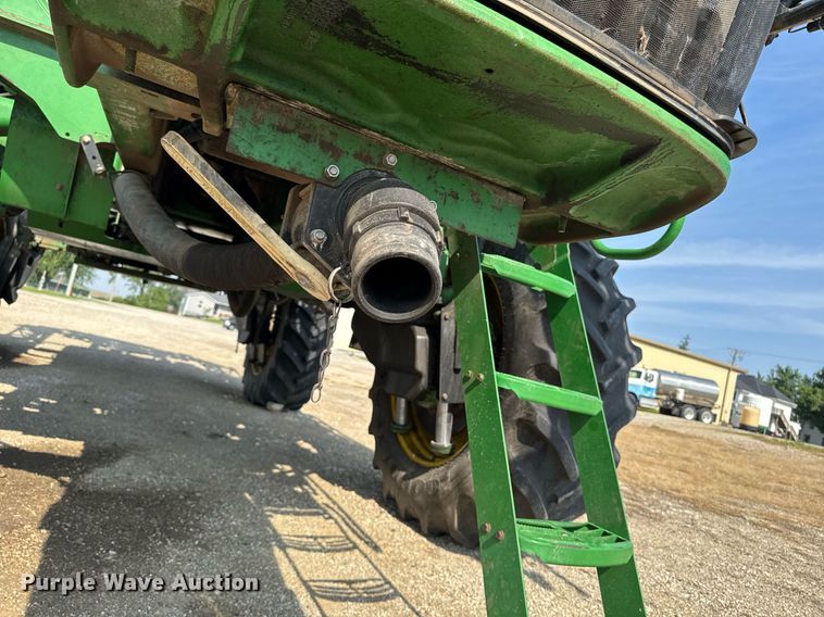 image for item YA0605 2010 John Deere 4930 sprayer