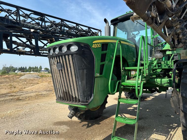 image for item YA0605 2010 John Deere 4930 sprayer