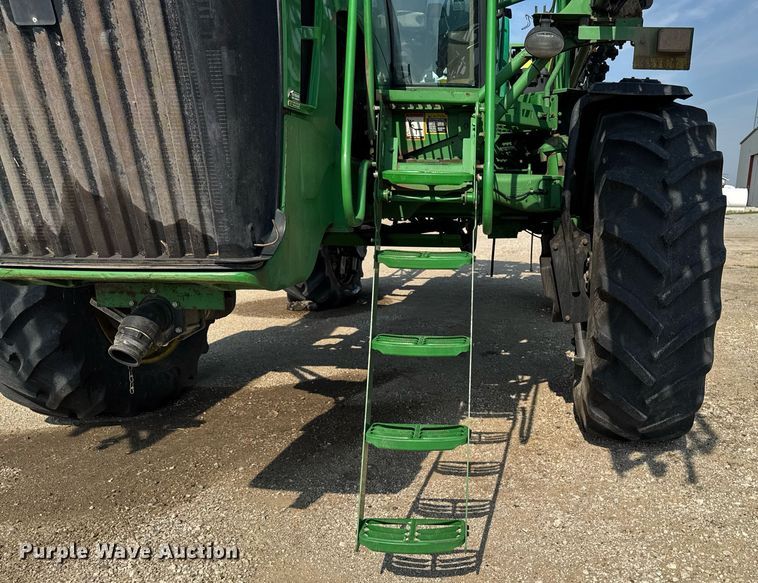 image for item YA0605 2010 John Deere 4930 sprayer