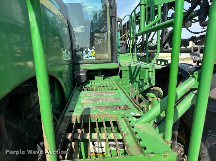 image for item YA0605 2010 John Deere 4930 sprayer